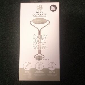 Daily Concepts Jade roller